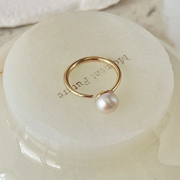 Simple Pearl Ring