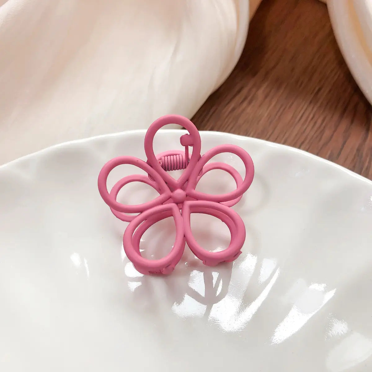 Metal tight flower hair claws